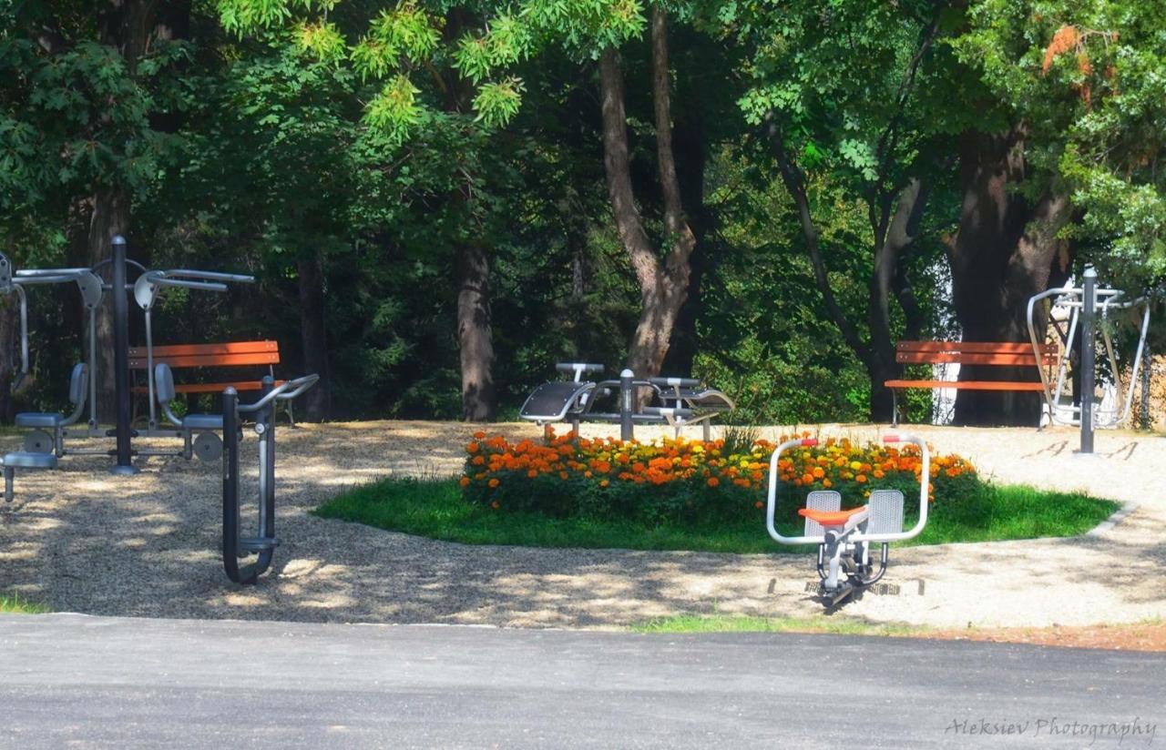 Park Hotel Raya Garden - Free Parking Veliko Tárnovo Exterior foto